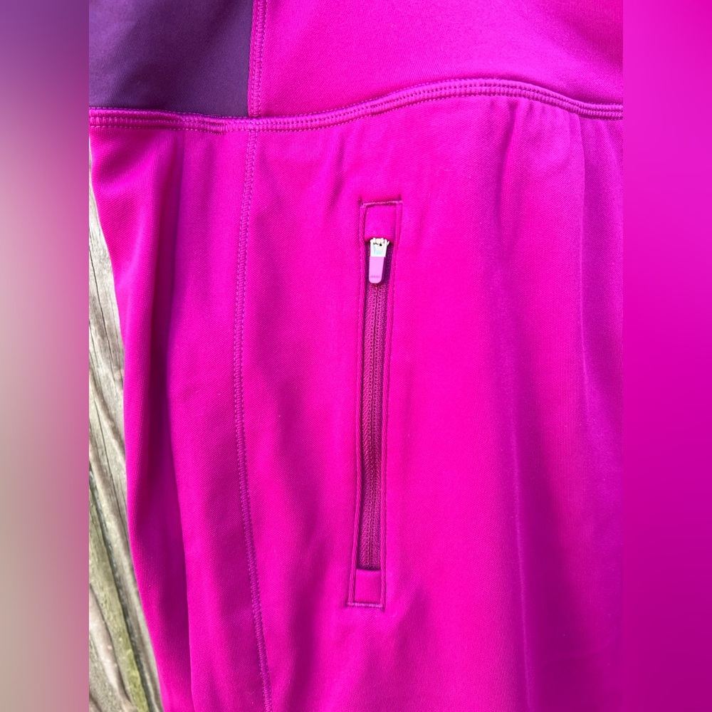 Athleta Women’s Magenta Athletic Skort with Zipper Pockets - Picture 7 of 13